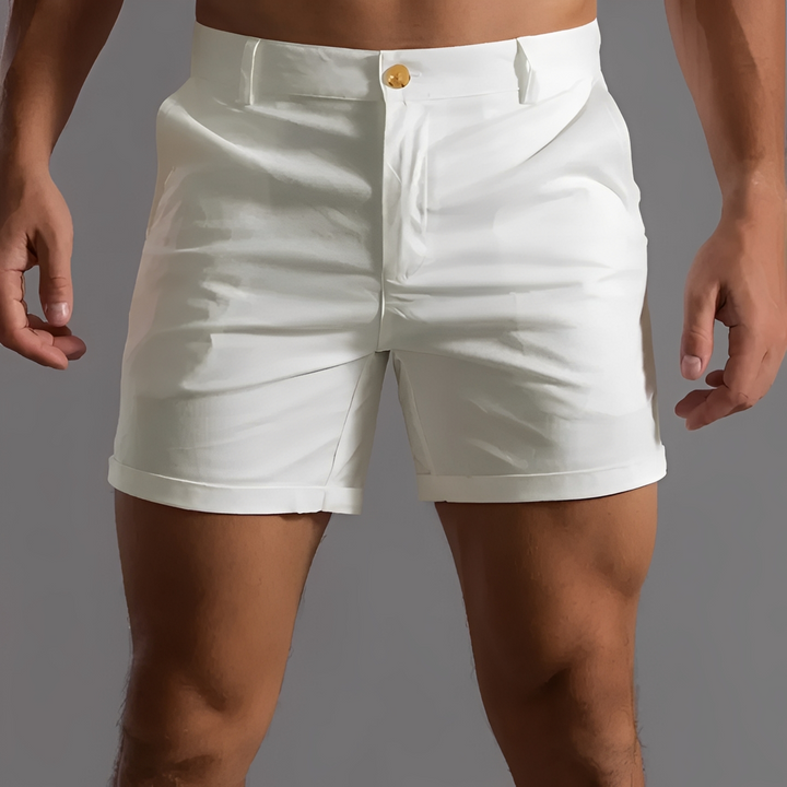 Short masculino essencial de verão, com design descontraído e máximo conforto. Perfeito para o calor e moda casual.