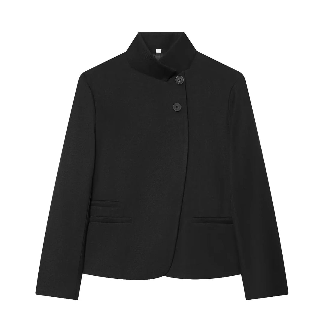 Blazer feminino bege elegante, ideal para o trabalho ou viagens na primavera.