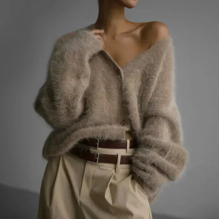 Camisola feminina versátil para looks casuais ou chic. Conforto e estilo para seu guarda-roupa de outono/inverno.