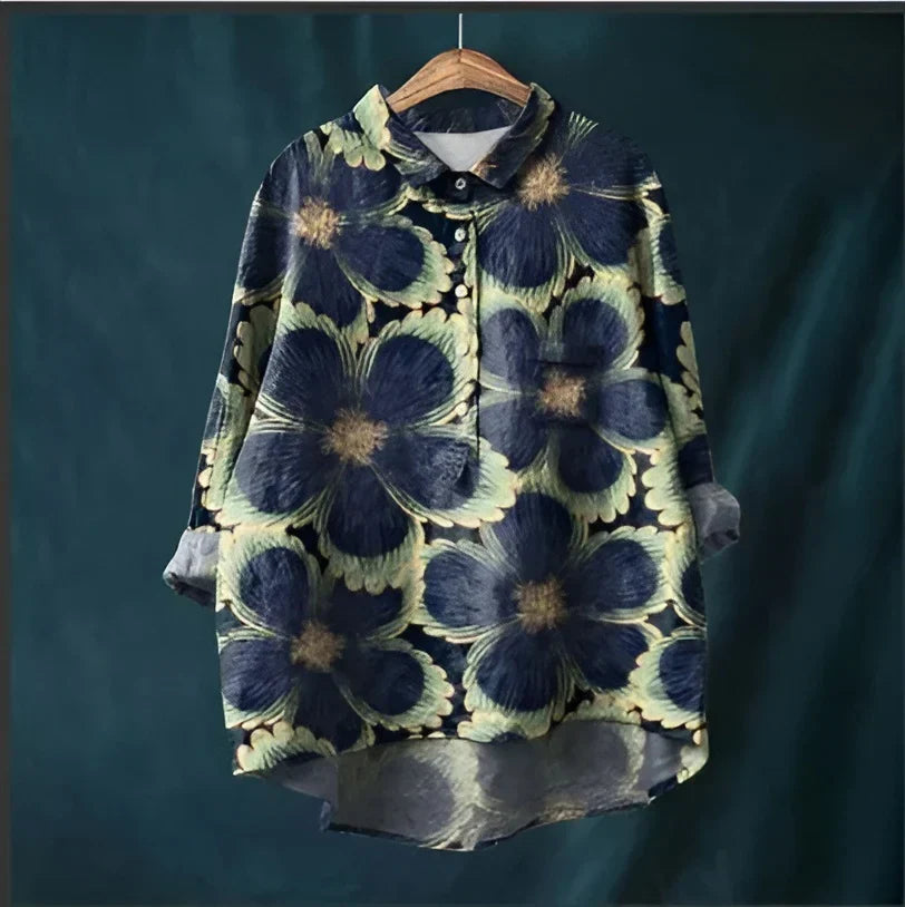 Blusa feminina floral estampada, estilo clássico. Ideal para um visual de verão, casual, elegante e confortável.
