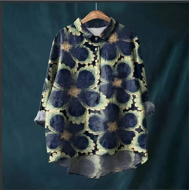 Blusa feminina floral estampada, estilo clássico. Ideal para um visual de verão, casual, elegante e confortável.