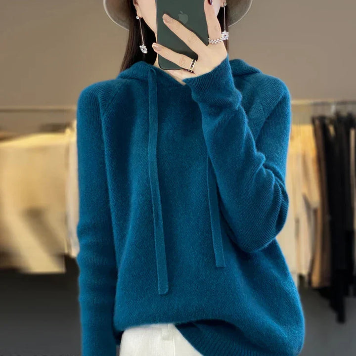 Roupa feminina de inverno: camisola elegante de gola alta, essencial para a moda atual no frio.