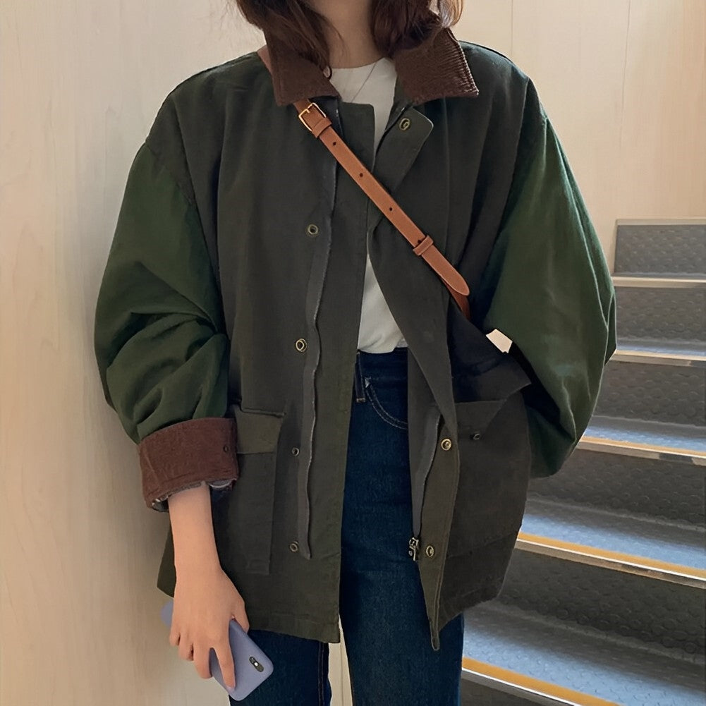 Jaqueta feminina solta Peônia, estilo casual moderno. Conforto e versatilidade para primavera/outono.