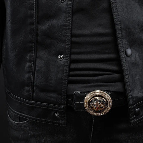 Casaco masculino marrom premium. Jaqueta motociclista estilosa, perfeita para outono e moda homem.