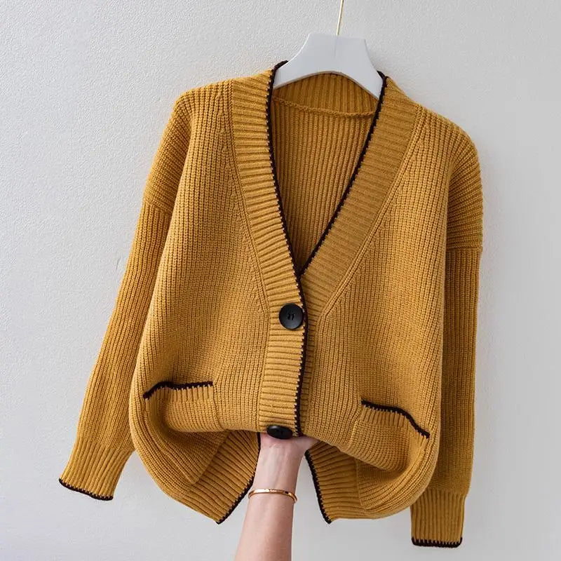 Cardigan Neriza feminino de tricô. Conforto e versatilidade para looks do dia a dia. Blusa de frio estilosa.