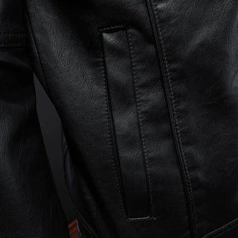 Jaqueta preta masculina estilo motociclista. Roupa de outono premium, ideal para moda casual.