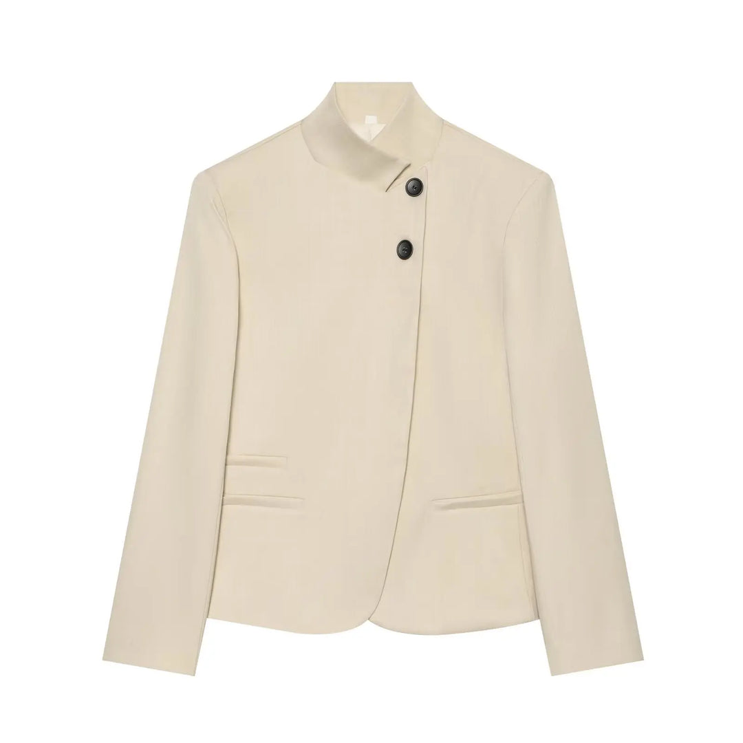 Blazer feminino versátil para primavera e outono, perfeito para looks elegantes e casuais.