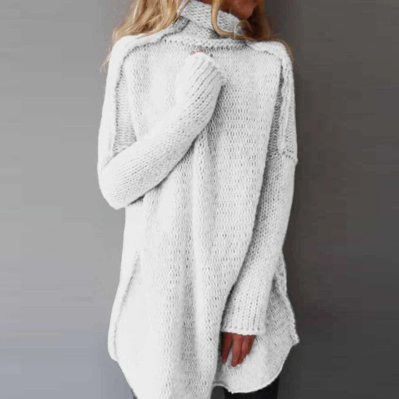 Casaco feminino: suéter de gola alta, ideal para inverno. Oferece calor e elegância, moda confortável para mulheres.