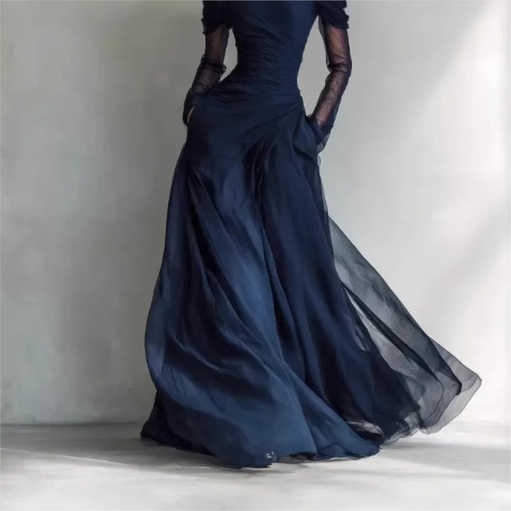 Vestido longo feminino com ombros descobertos, azul. Design elegante e confortável para casamentos e festas.