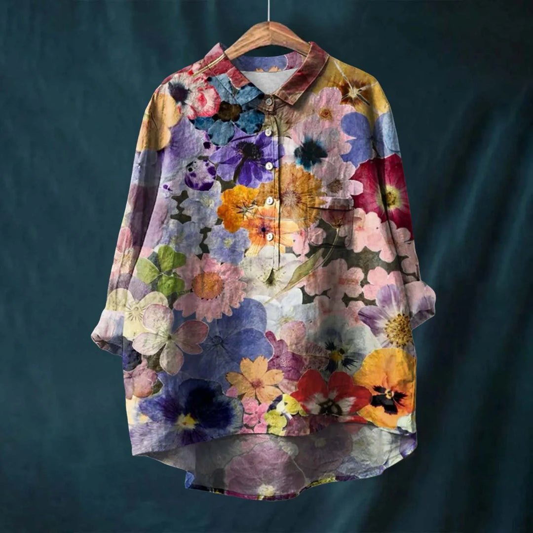 Roupa feminina: Blusa oversized com design moderno, perfeita para um look primavera/verão.