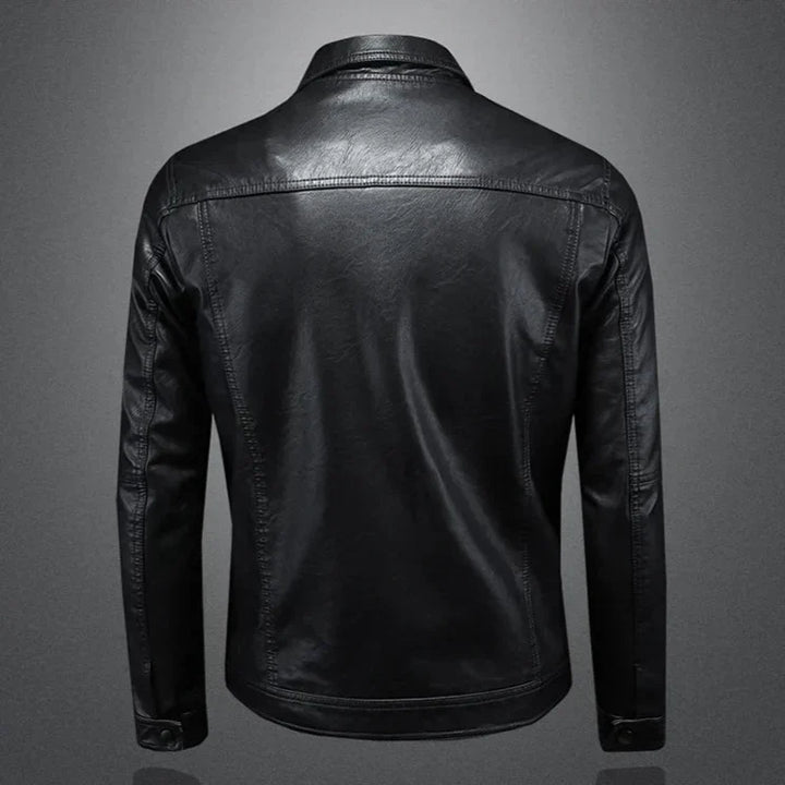 Casaco motociclista marrom, jaqueta masculina estilosa. Roupa de outono premium, moda homem.