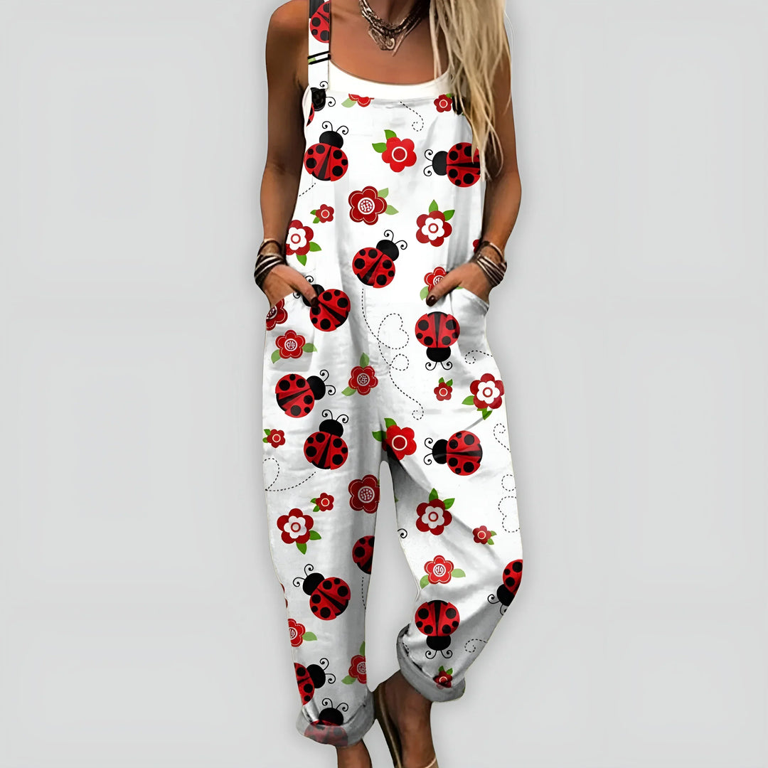Macacão feminino estampado solto com design moderno. Peça confortável e versátil para o dia a dia.