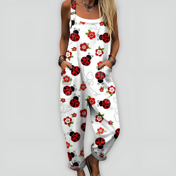Macacão feminino estampado solto com design moderno. Peça confortável e versátil para o dia a dia.