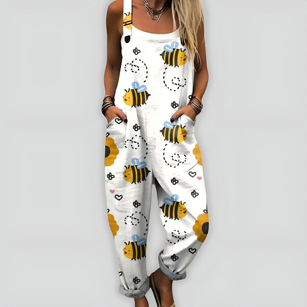 Roupa feminina: macacão solto estampado com caimento leve. Conforto e elegância para o verão.