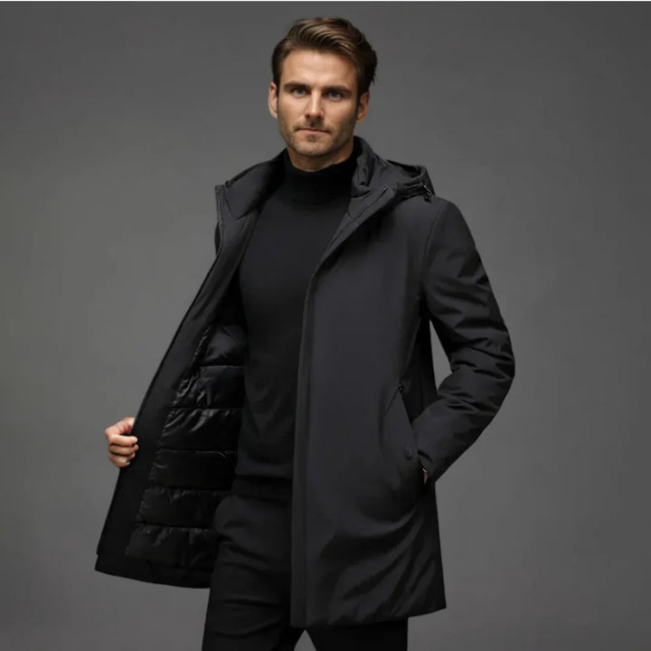 Design interno do casaco de inverno masculino, evidenciando o forro quente. Agasalho elegante e versátil para o frio.