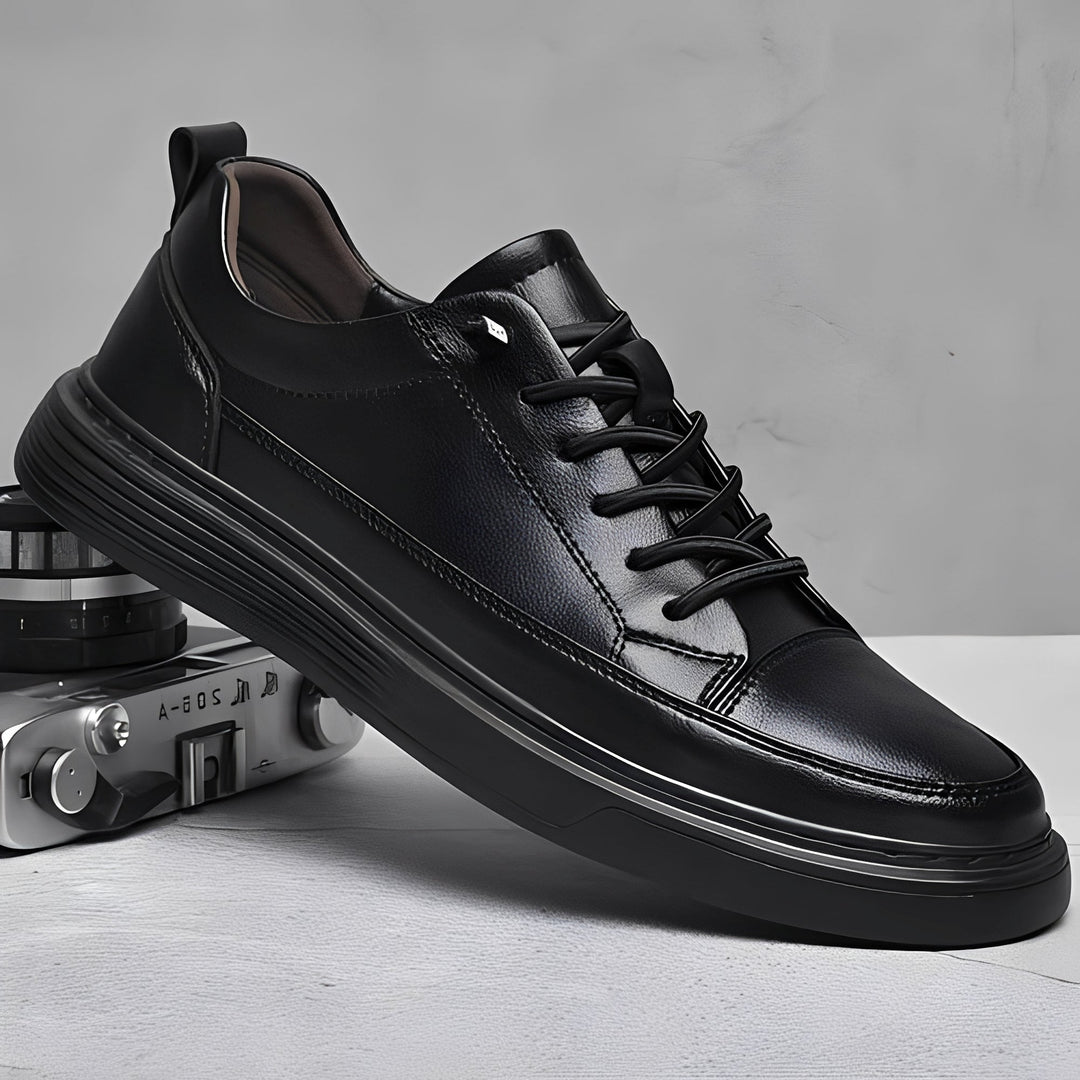 Confortáveis tênis baixos masculinos, calçado casual de estilo moderno. Sapatilhas versáteis para o dia a dia.