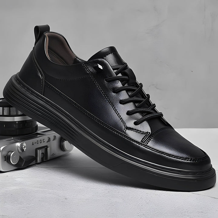 Confortáveis tênis baixos masculinos, calçado casual de estilo moderno. Sapatilhas versáteis para o dia a dia.