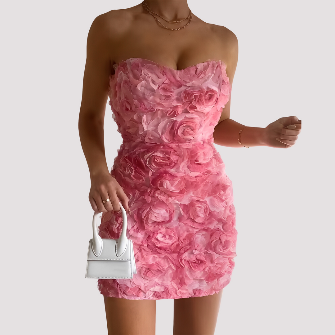 Vestido floral feminino elegante sem alças para verão, ideal para festa ou ocasião especial. Moda casual.