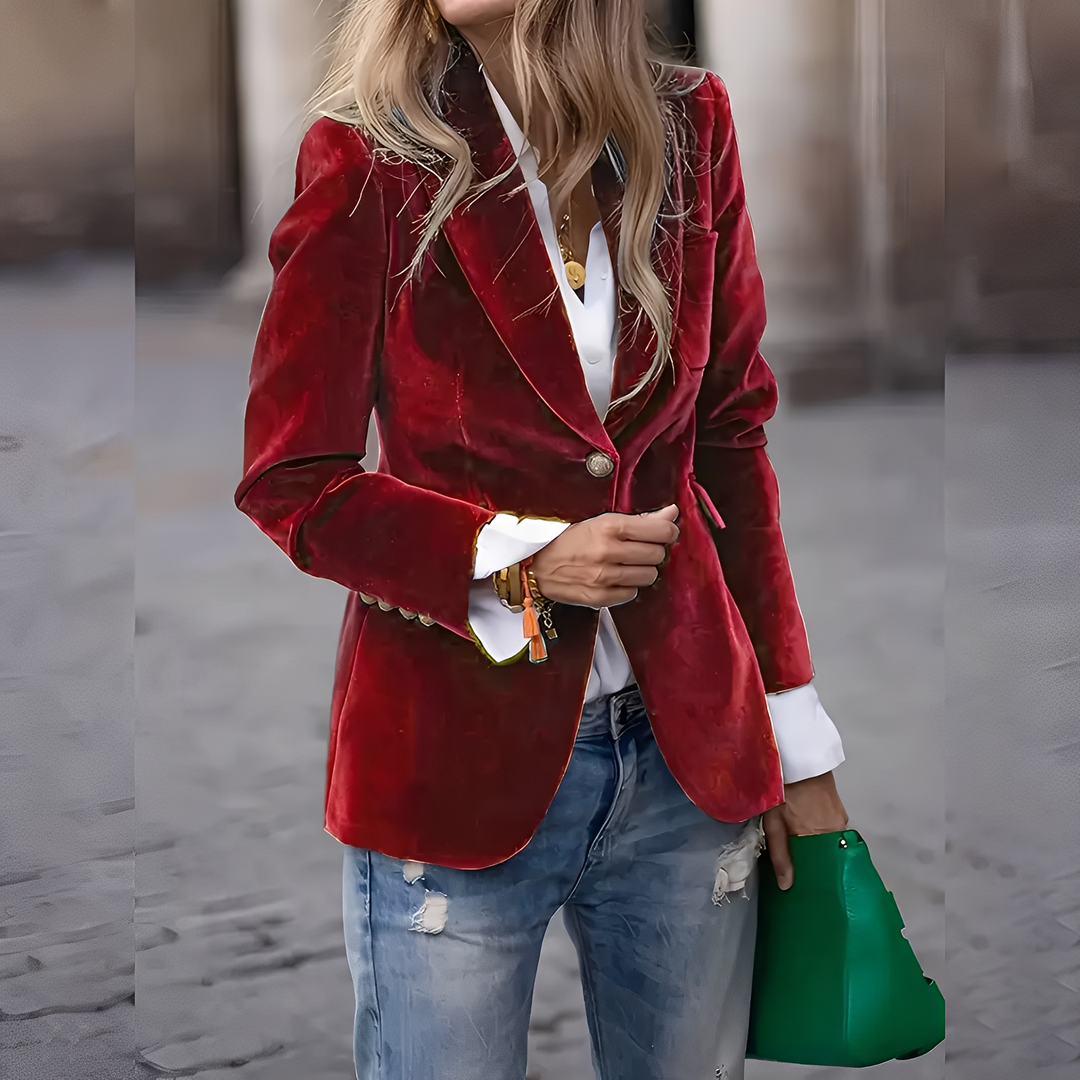 Blazer feminino justo e elegante de alfaiataria, ideal para escritório ou look casual chique. Moda outono inverno.