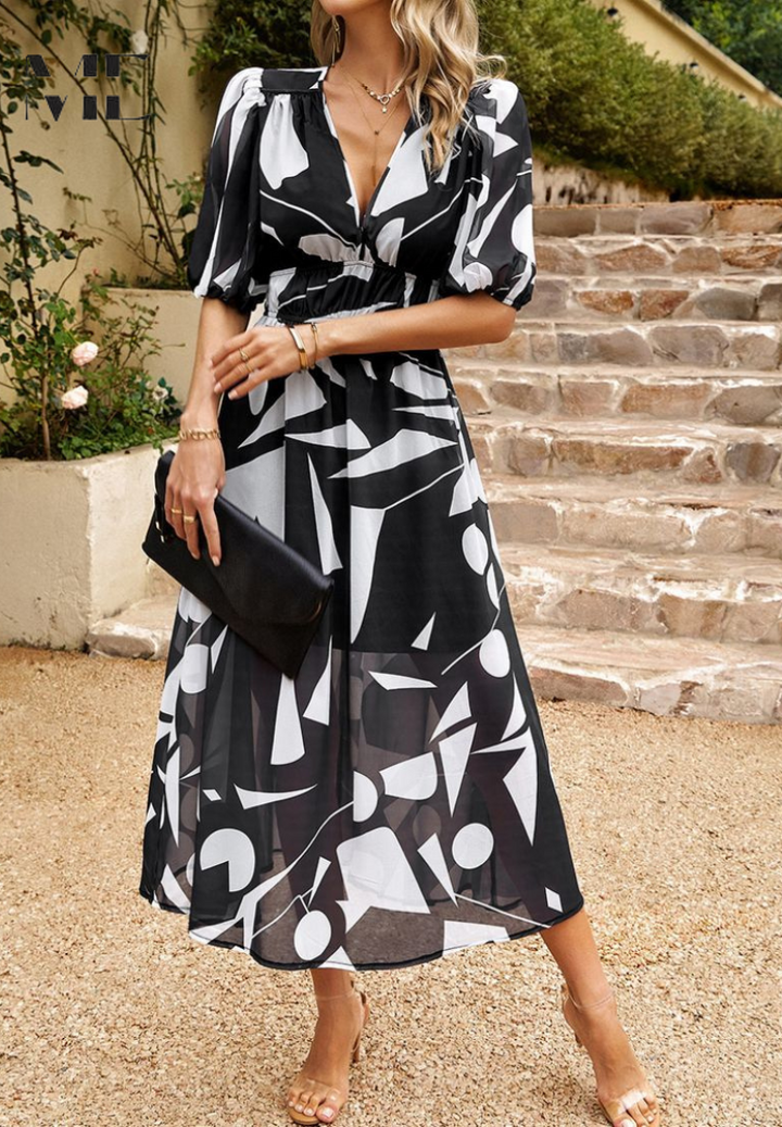 Vestido feminino modelador, que realça a silhueta, disponível em várias cores vibrantes.