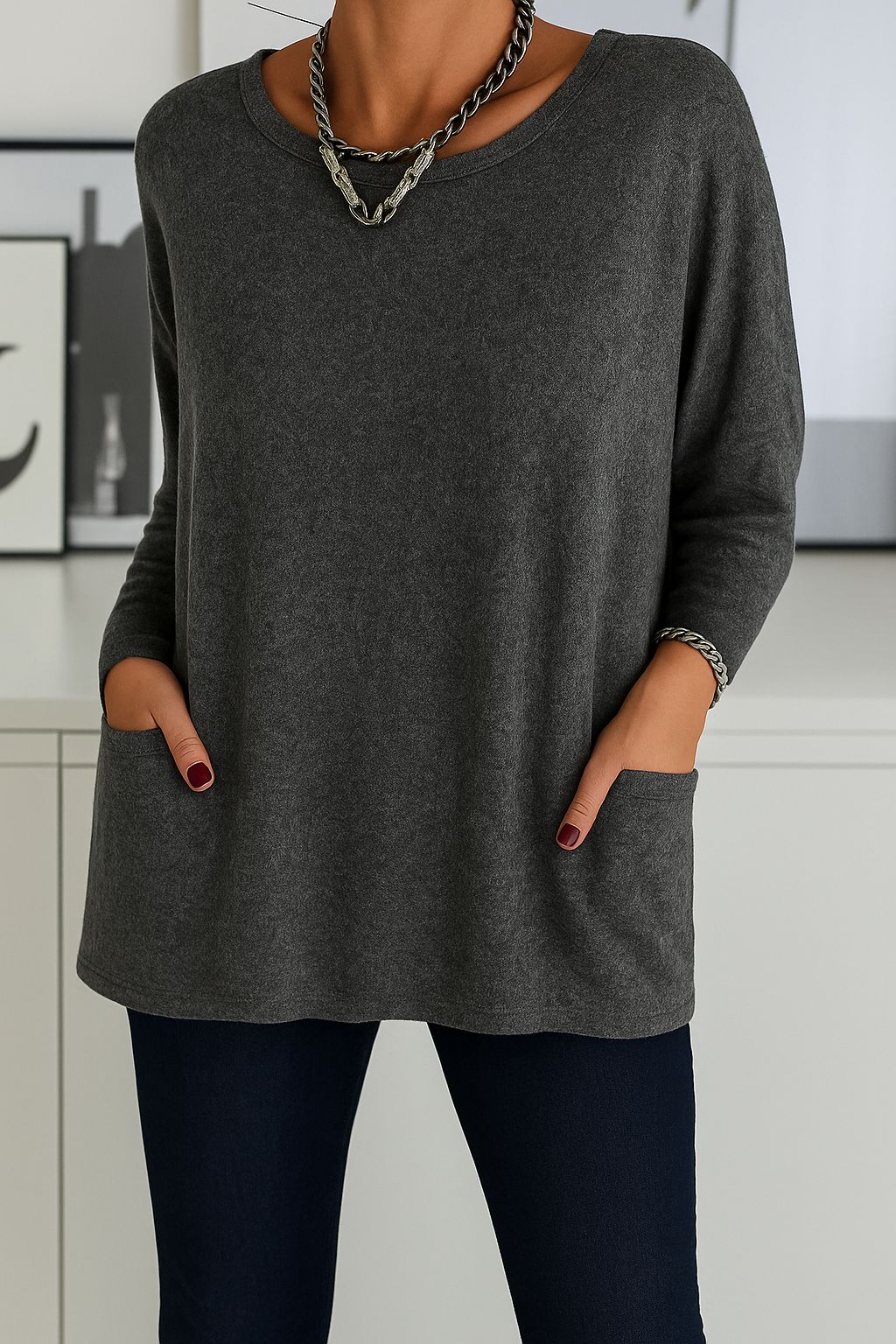 Blusa feminina longa, tendência de moda com design elegante e caimento perfeito para o conforto.