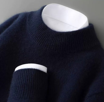 Suéter feminino aconchegante gola alta, manga longa. Conforto e elegância para dias frios de outono/inverno.
