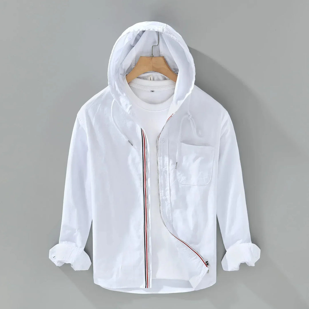 Jaqueta masculina leve branca com capuz ajustável e zíper frontal. Ideal para primavera/verão e roupa casual.