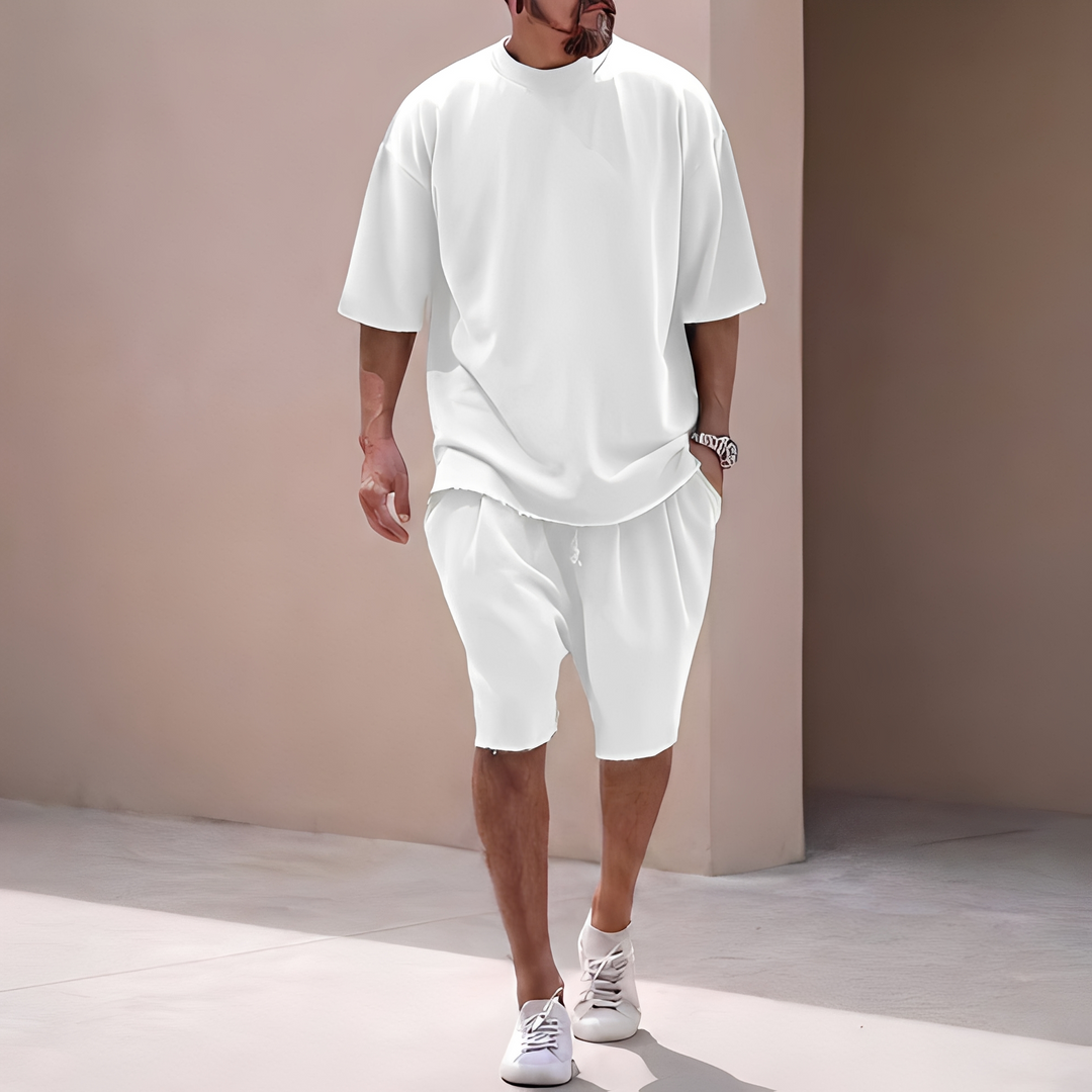 Conjunto masculino oversize de verão casual com shorts e camiseta para conforto e estilo descontraído.