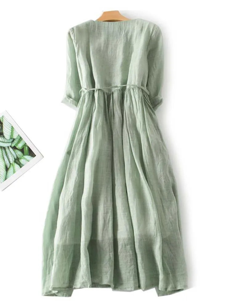Vestido vintage floral feminino Arya, ideal para o verão, com toque de elegância e casualidade.