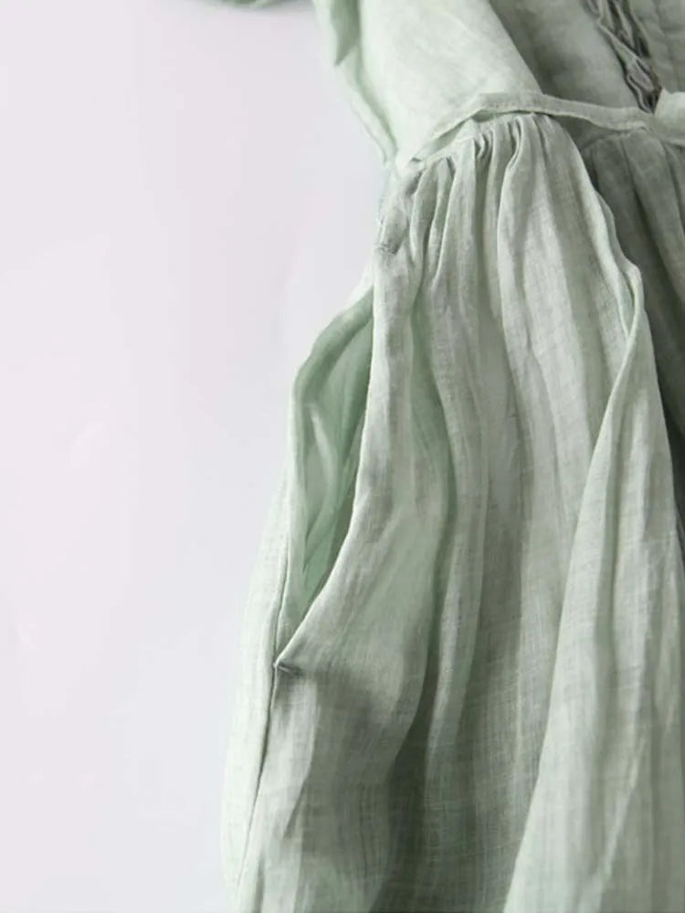 Vestido feminino vintage floral, perfeito para o verão, combinando estilo atemporal e conforto.