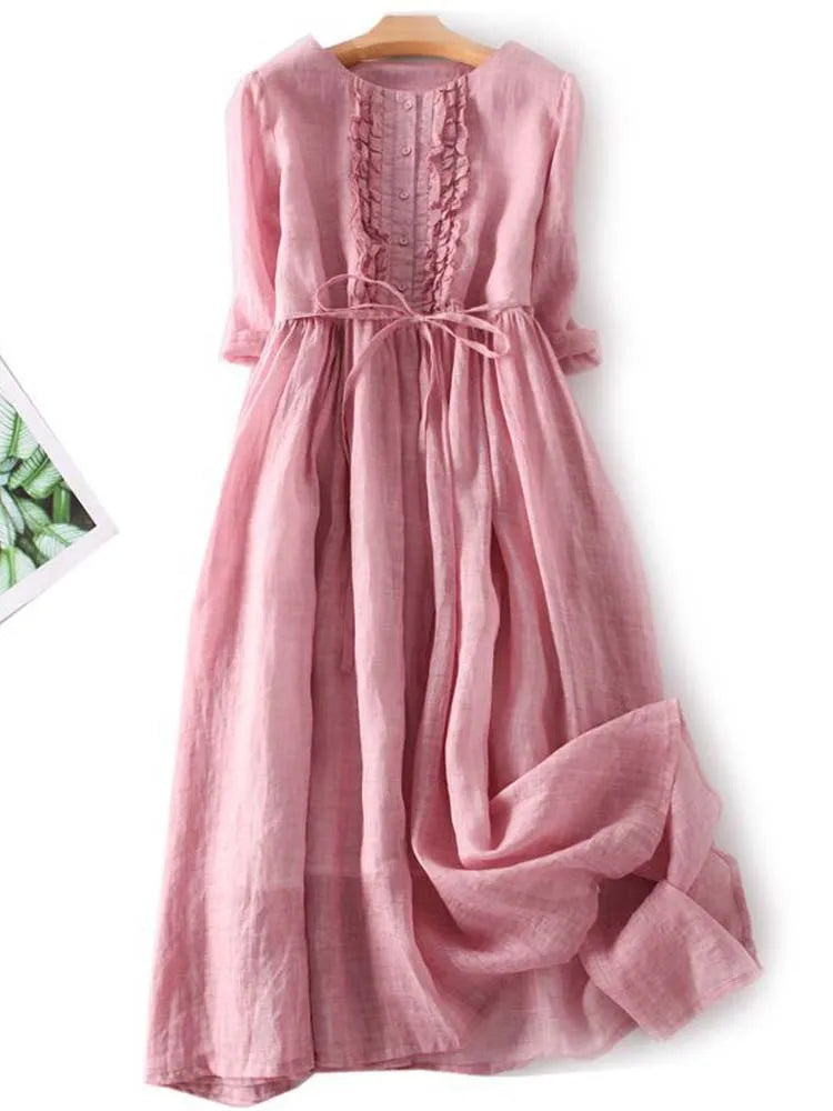 Vestido feminino vintage com detalhes em renda, perfeito para um verão elegante e atemporal.