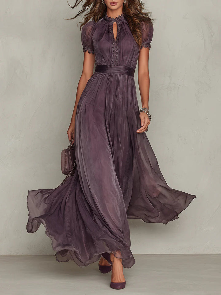 Vestido longo violeta feminino elegante com decote chave. Ideal para festas e ocasiões especiais de verão.