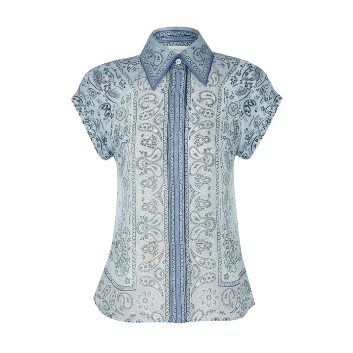Roupa de verão feminina azul celeste, conjunto elegante para um estilo fresco e leve.