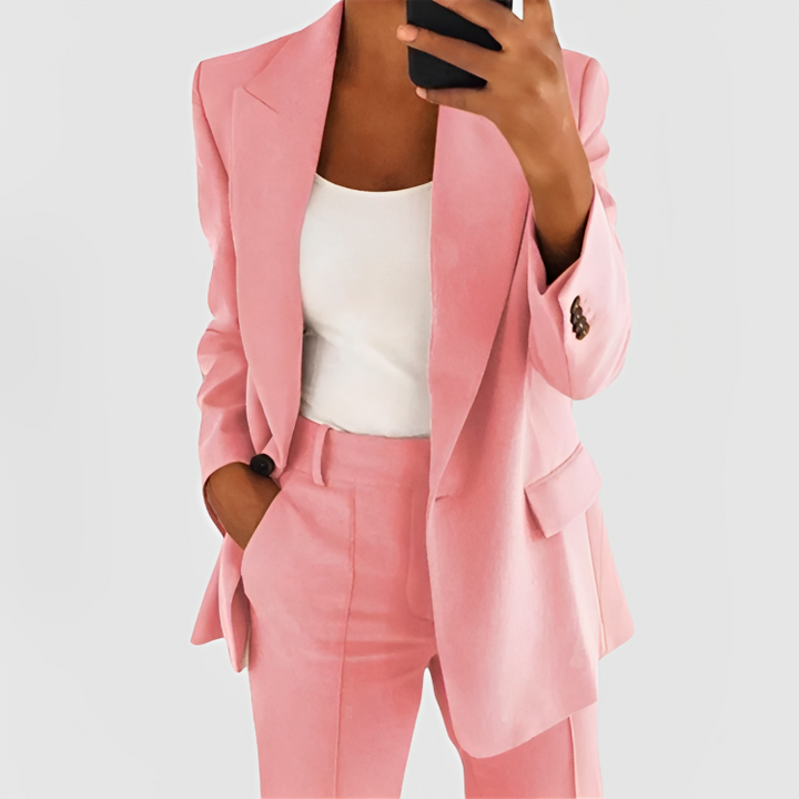Conjunto de blazer e calça para mulher. Terninho feminino social e versátil, ideal para trabalho.