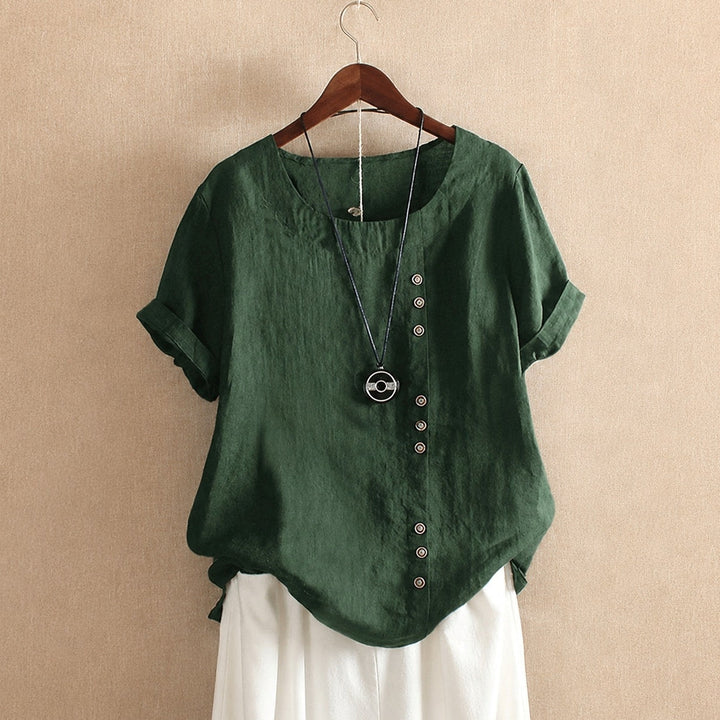 Blusa Julianny feminina, ideal para trabalho ou look casual de verão. Manga curta e botões para máximo conforto.