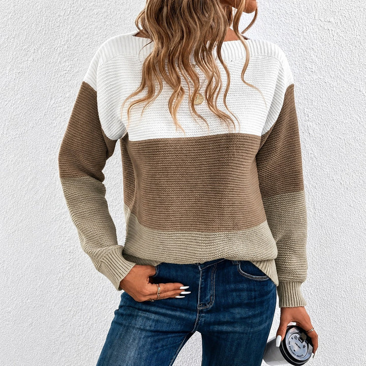Suéter feminino confortável e versátil, gola alta, perfeito para moda inverno. Estilo casual elegante.