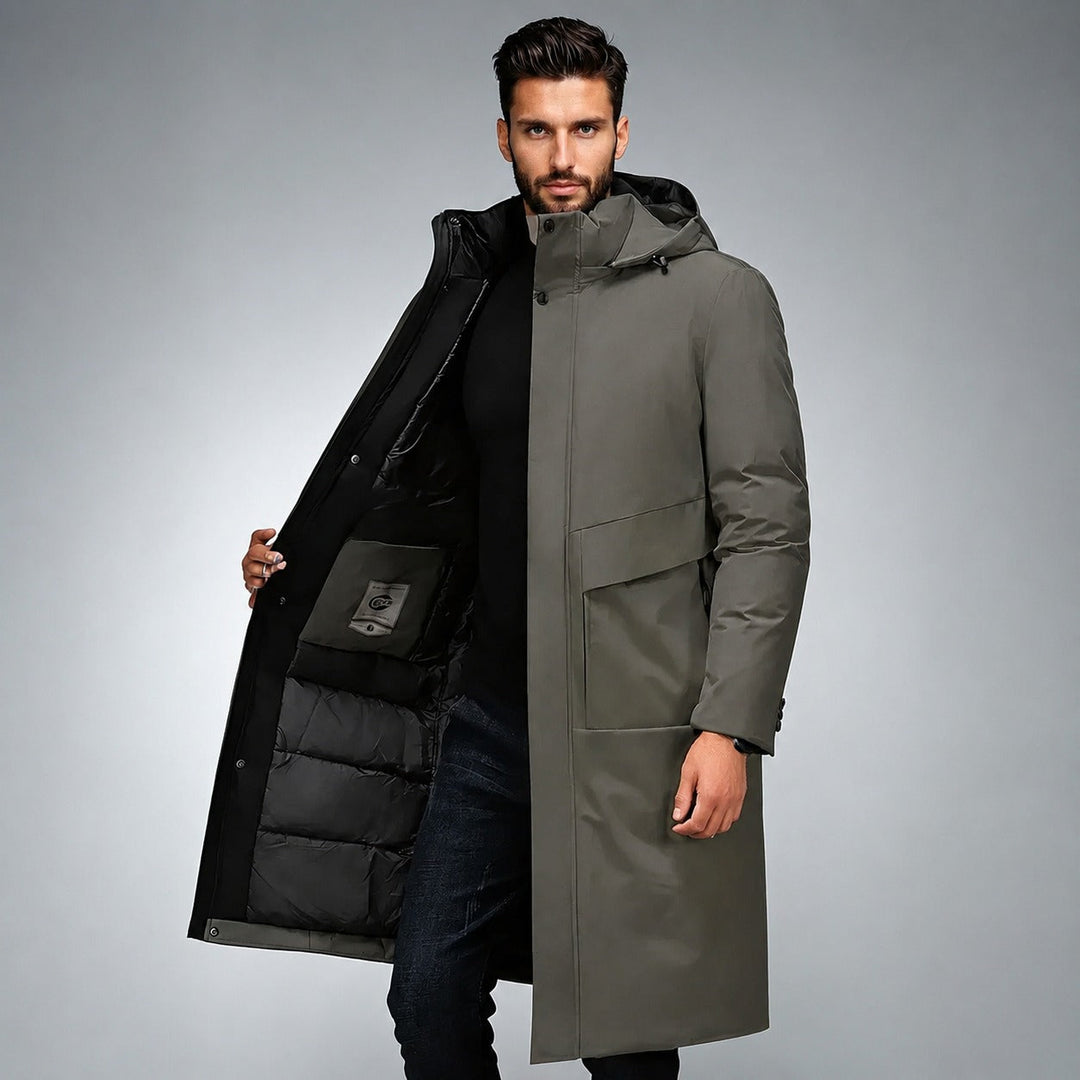 Casaco longo masculino de inverno quente com capuz, ideal para proteção contra o frio intenso.