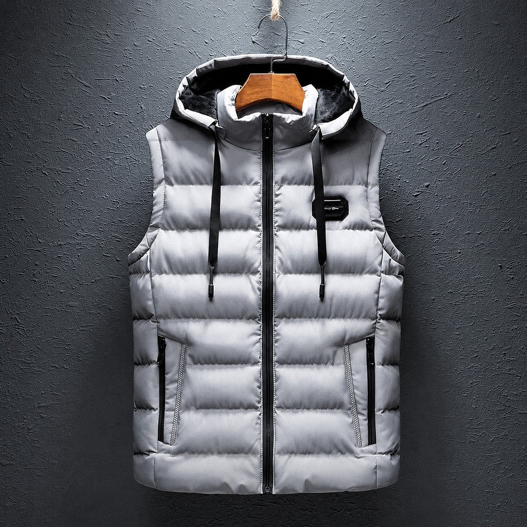 Colete masculino com capuz, ideal para o outono e inverno. Roupa casual, moderna e muito versátil.