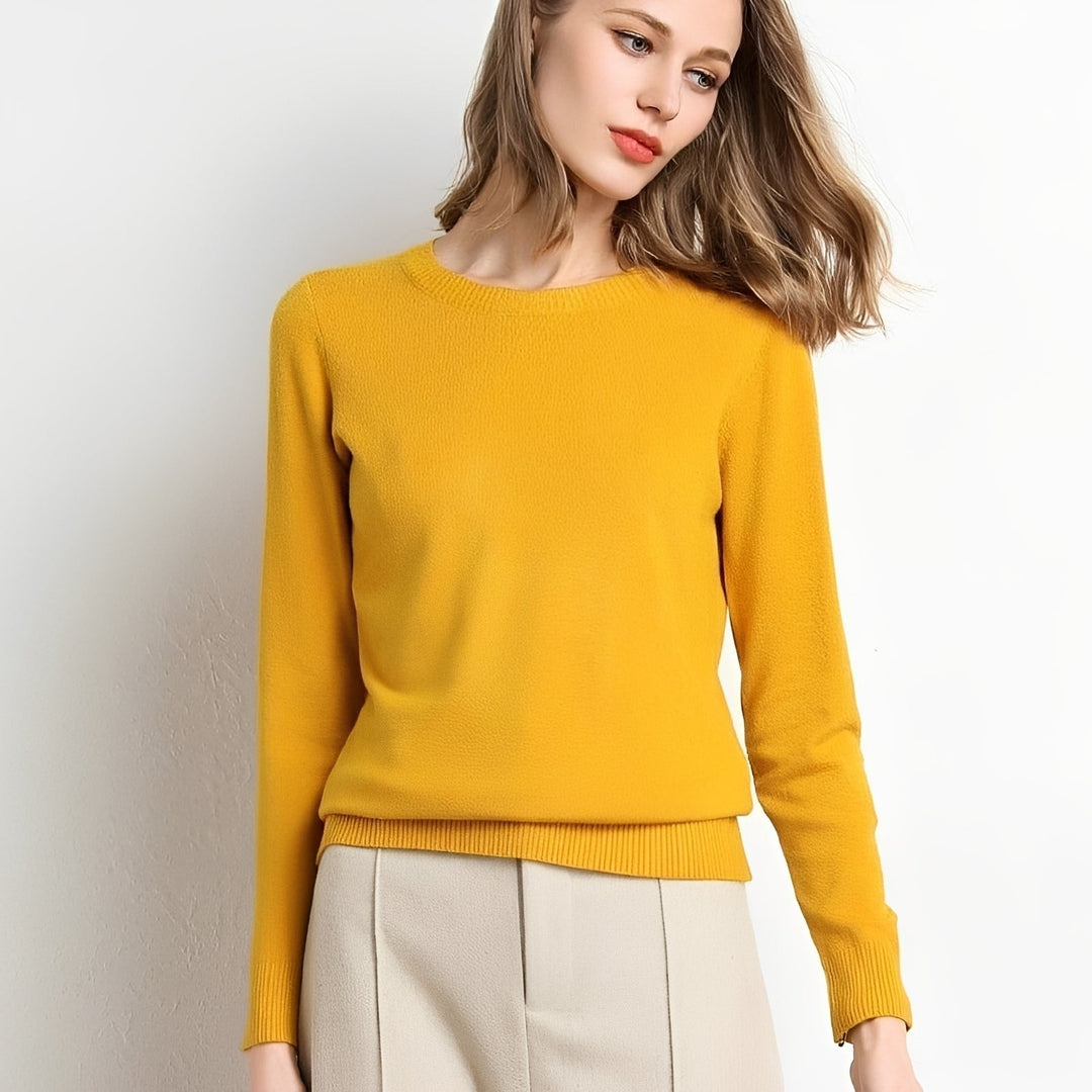 Suéter feminino Livana macio, estilo casual elegante, ideal para o conforto do inverno.