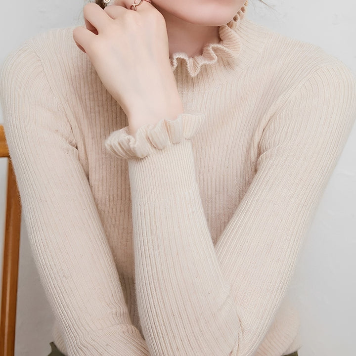 Blusa feminina elegante de gola alta, perfeita para a moda de inverno. Conforto e estilo casual.