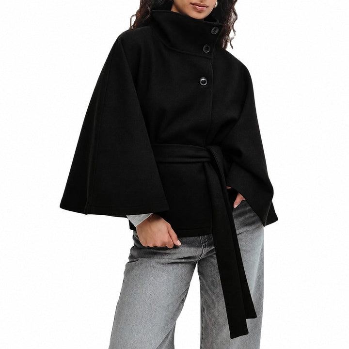 Casaco feminino elegante com cinto, ideal para outono/inverno. Jaqueta moderna de gola alta, perfeita para looks versáteis.