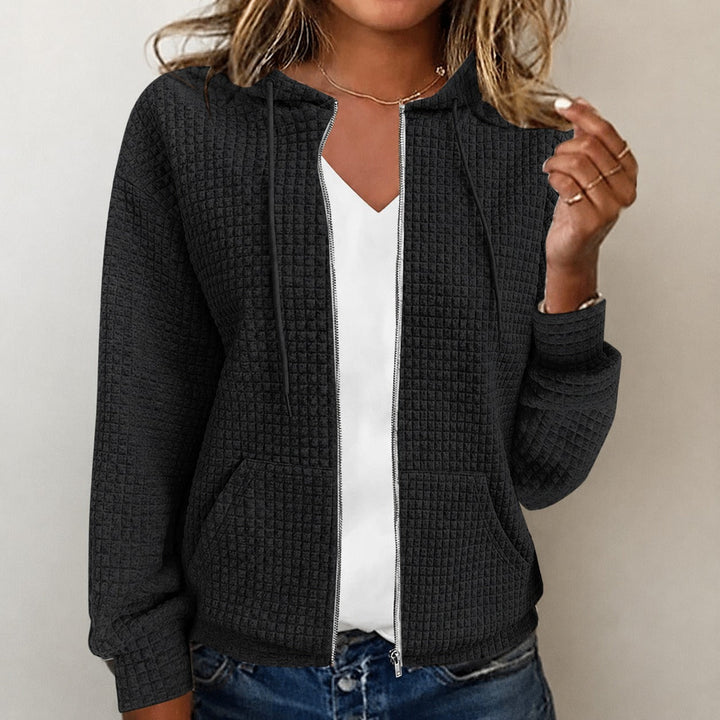 Jaqueta feminina cardigan com capuz waffle, ideal para conforto casual e estilo versátil no inverno.