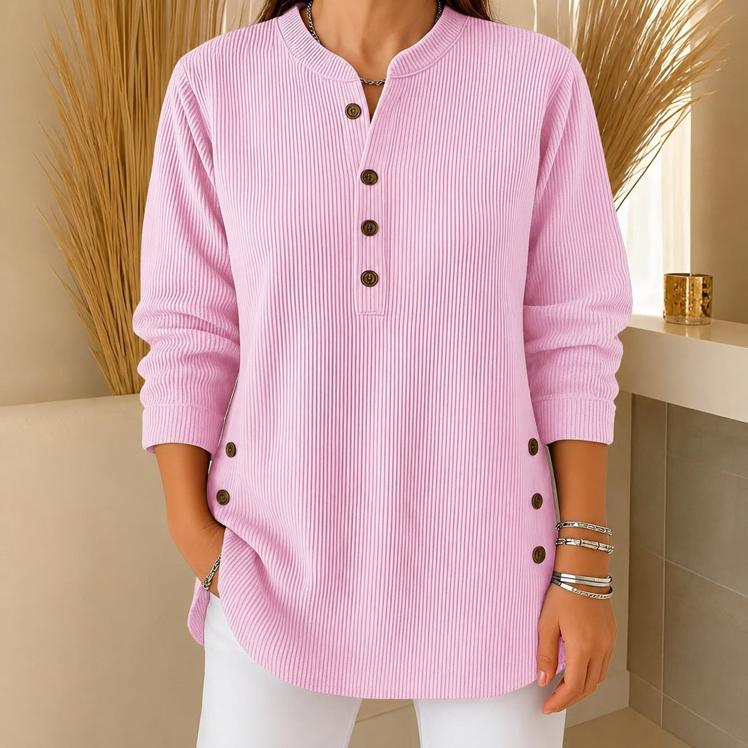 Suéter feminino casual cinza com botões frontais, ideal para o conforto do dia a dia no outono e inverno.