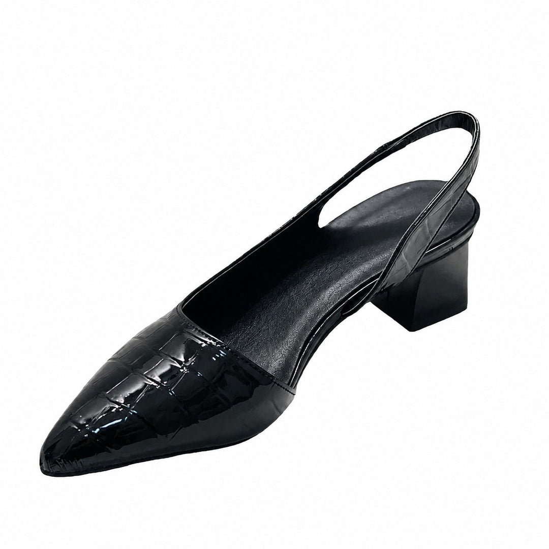 Calçados femininos slingback marrom, com design elegante e salto que proporciona conforto duradouro. Moda verão.