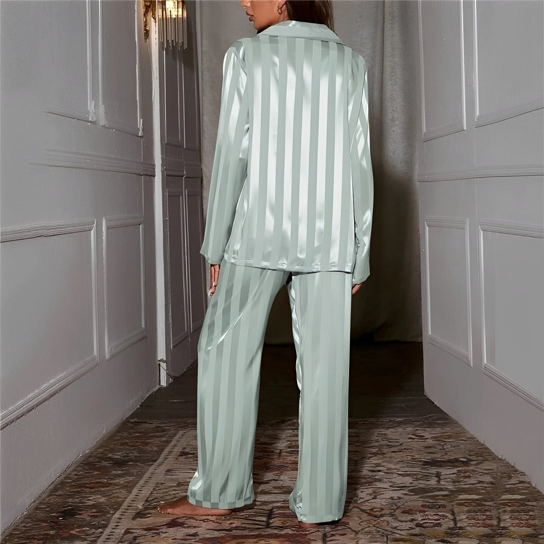 Pijama feminino estampado, conforto e moda para sua noite de descanso.