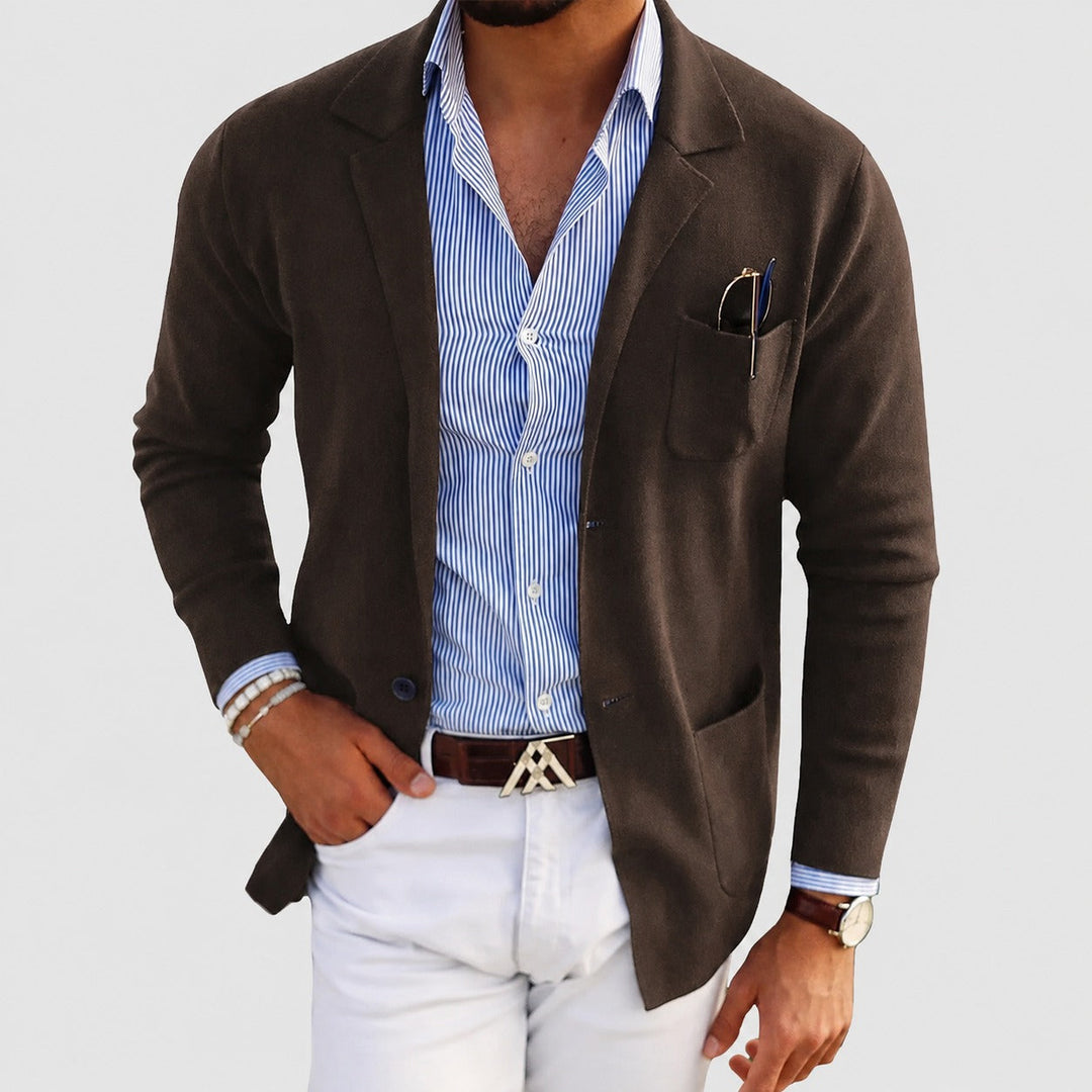 Blazer masculino ajustado, a escolha ideal para um estilo contemporâneo e versátil.
