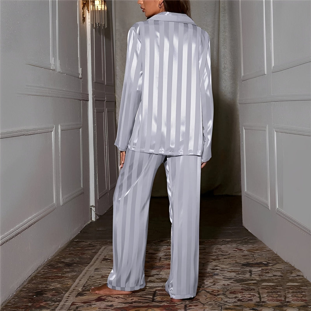 Roupa de dormir feminina elegante, uma ideia de presente perfeita para quem busca aconchego.