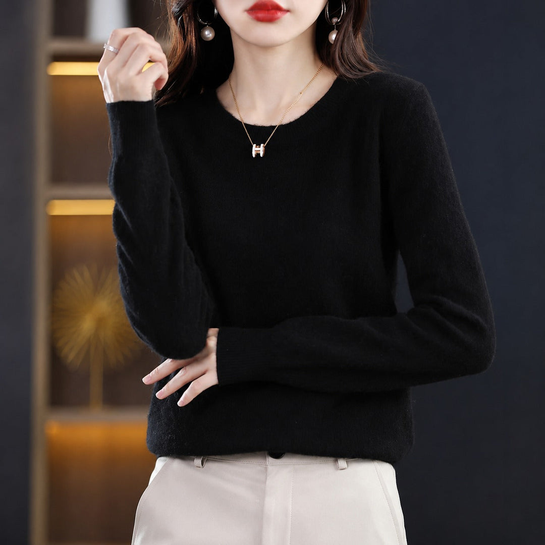 Suéter gola redonda feminino, em tricot macio, quente e versátil para o outono/inverno.