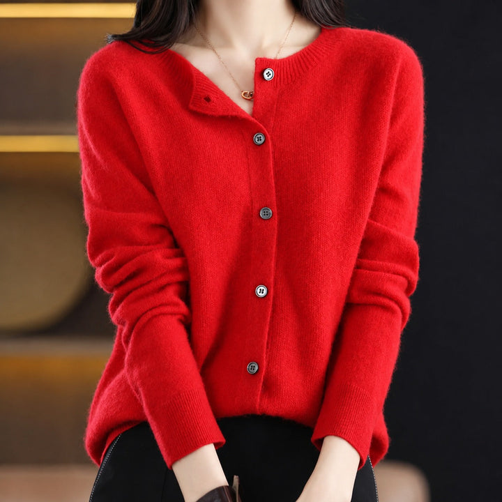 Suéter feminino casual e confortável de gola redonda, perfeito para o dia a dia no outono.