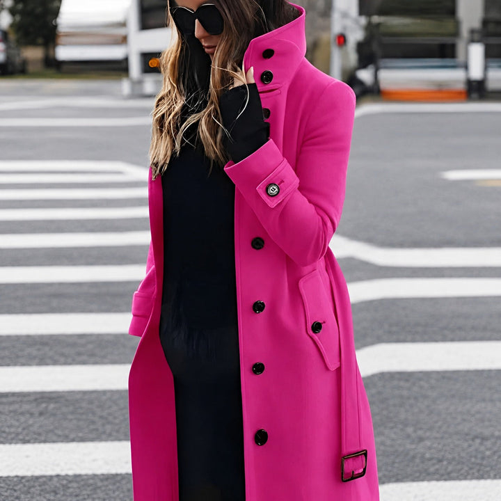 Casaco feminino elegante e quente, essencial para o frio. Agasalho de moda versátil para outono/inverno.